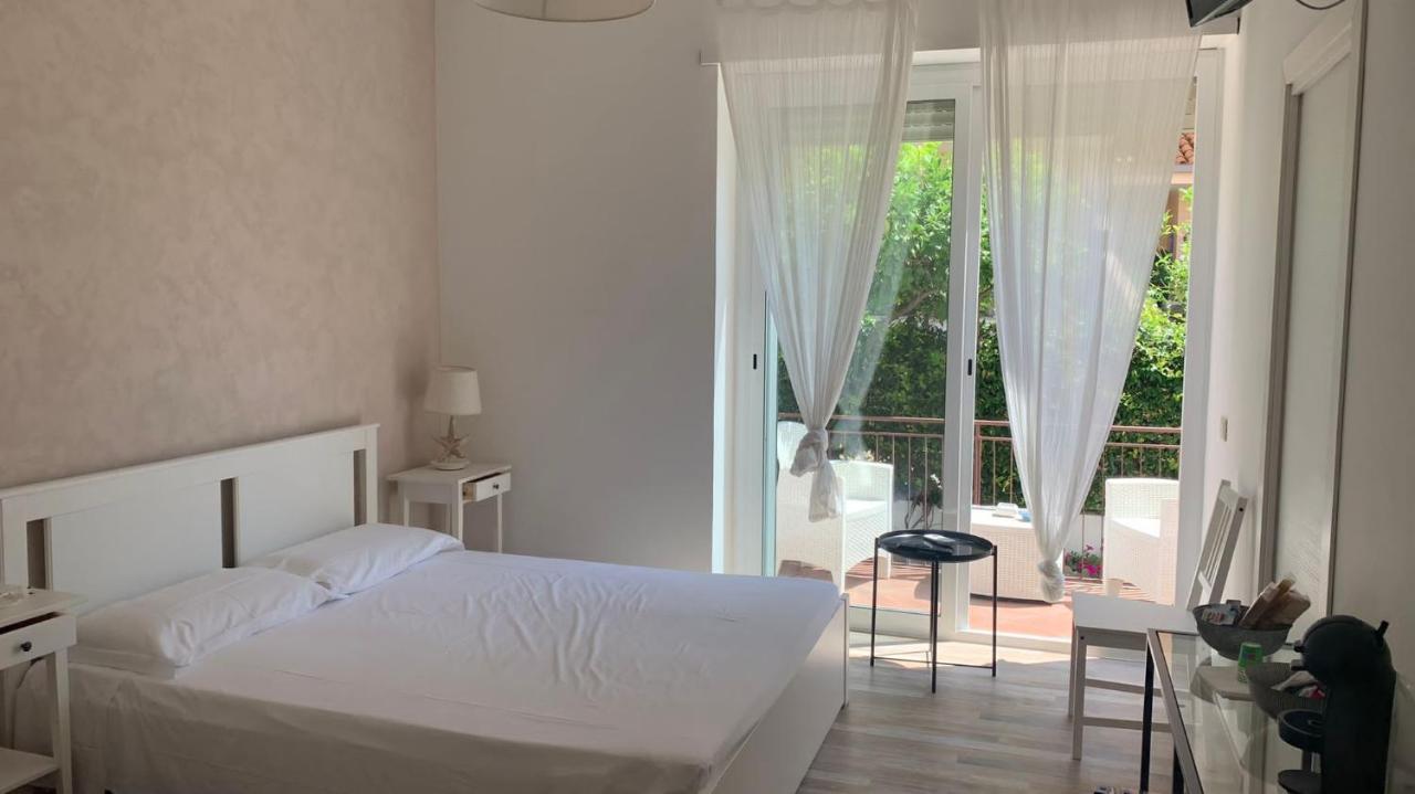 تيراتشينا Villa Giuseppina المظهر الخارجي الصورة